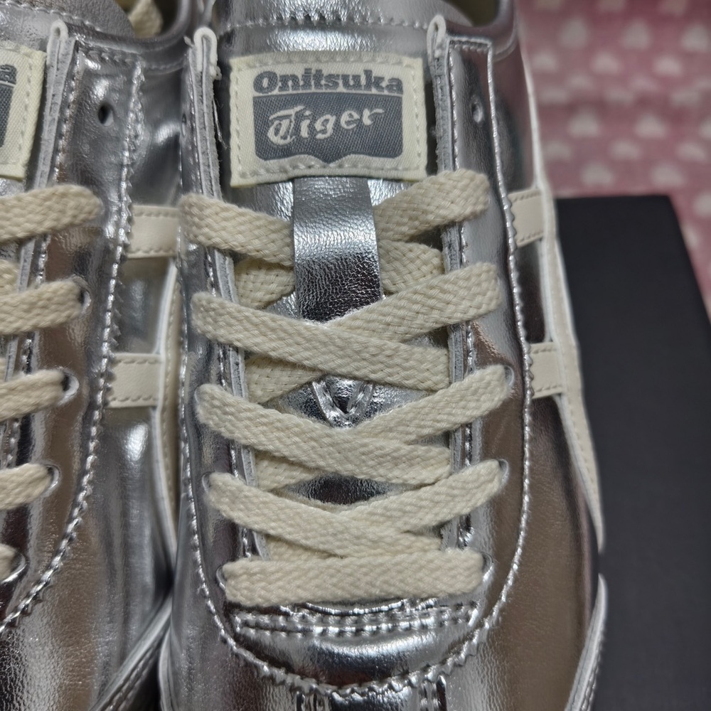 Onitsuka Tiger Metallic Silver & Cream Kids Sneakers - Picture 8 of 13